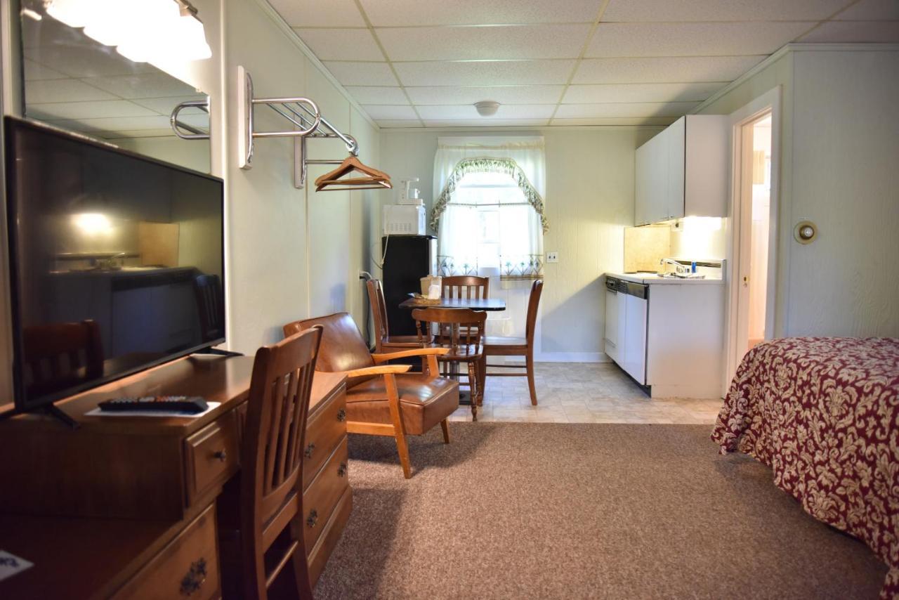 Acadia Pines Motel バー・ハーバー エクステリア 写真