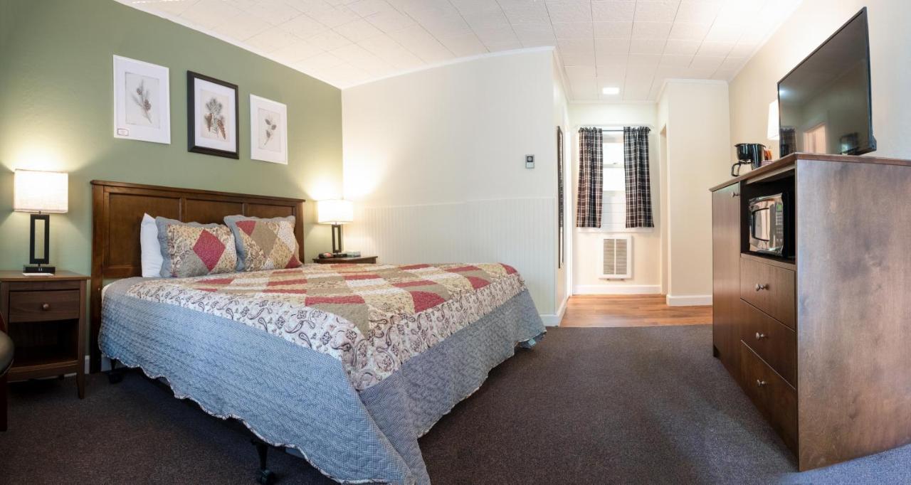 Acadia Pines Motel バー・ハーバー エクステリア 写真