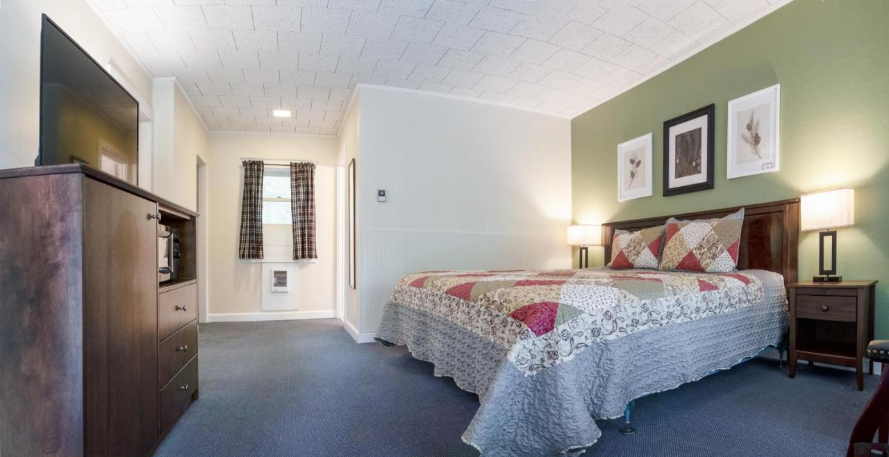 Acadia Pines Motel バー・ハーバー エクステリア 写真